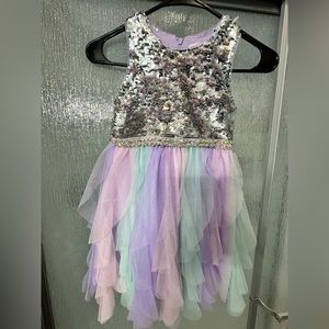 KnitWorks, girl’s size 6. Only worn once.